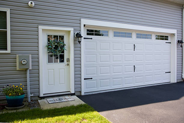 24/7 Emergency Garage Door Panel Replacement experts in Sloan, IA